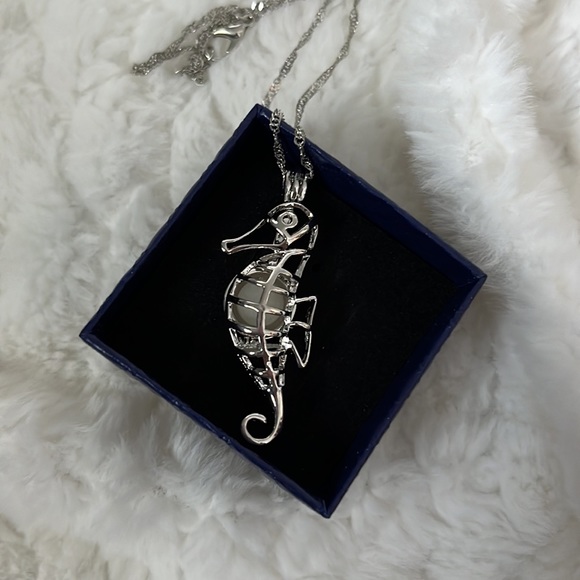 Silver Seahorse Necklace With White Bead New Without Tags - Picture 1 of 6